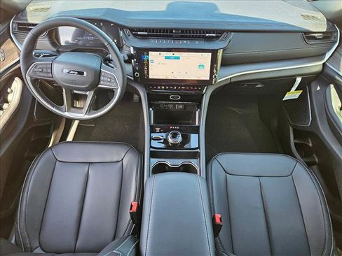 New 2026 Jeep Grand Cherokee L Limited w/ Limited Altitude Package AWD/4WD image 14