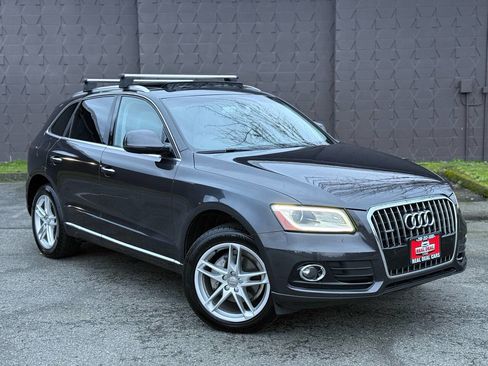 Used 2017 Audi Q5 2.0T Premium Plus w/ Technology Package image 3