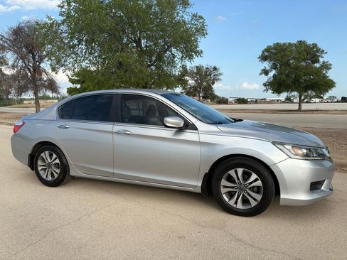 Used 2014 Honda Accord LX image 40