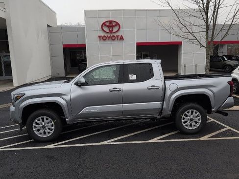 New 2025 Toyota Tacoma SR5 image 9