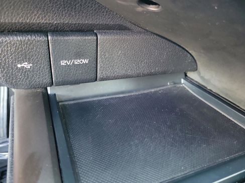 Used 2022 Toyota Camry SE w/ Convenience Package image 32