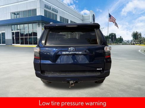 Used 2015 Toyota 4Runner SR5 Premium w/ Four Season Floor Mat Package image 5