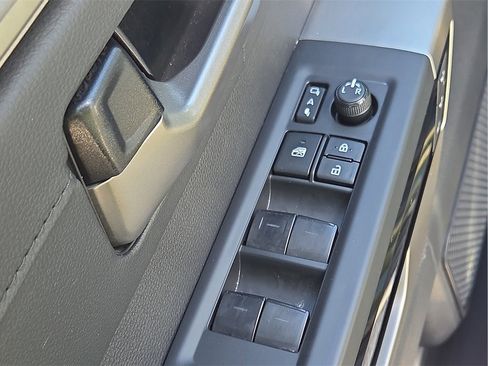 Used 2023 Toyota Tundra Limited image 12