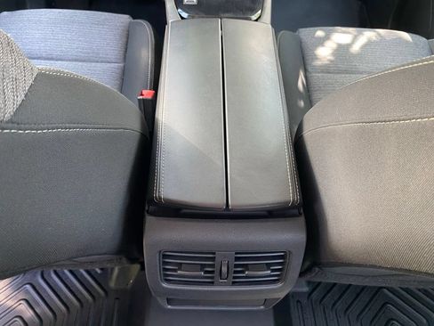 Used 2022 Nissan Rogue SV FWD image 33