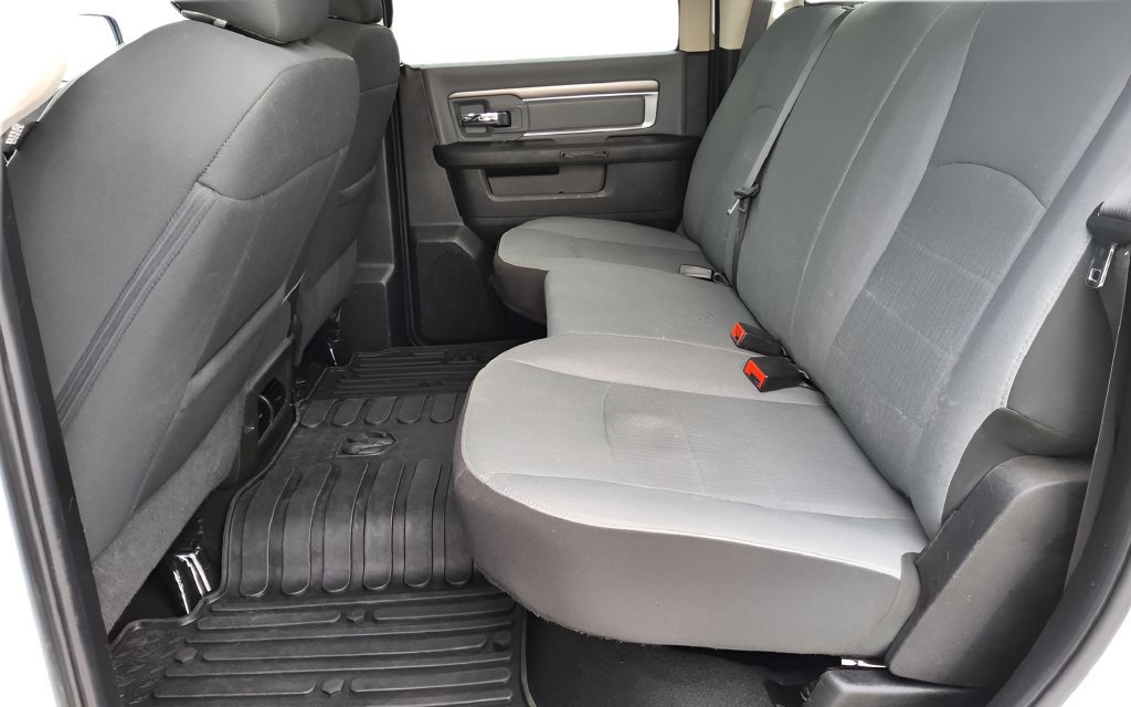 Used 2023 RAM 1500 Classic SLT w/ Electronics Group AWD/4WD image 27