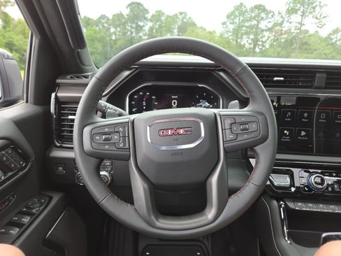New 2026 GMC Sierra 1500 AT4X w/ LPO, Black Badging Package AWD/4WD image 33