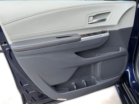Used 2022 Toyota Sienna XLE FWD image 21