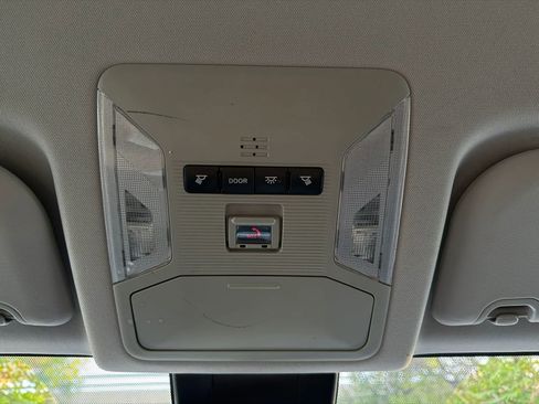 Used 2021 Toyota RAV4 LE FWD image 38