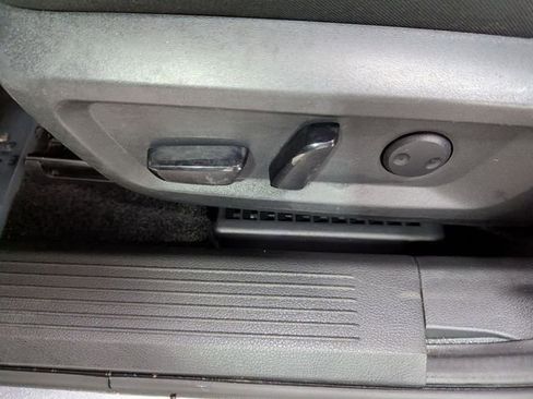 Used 2023 Nissan Rogue SV image 13