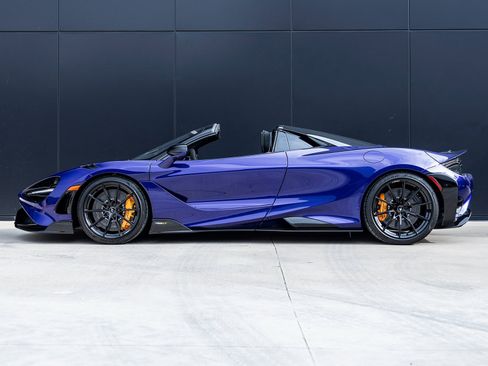 Used 2022 McLaren 765LT image 12