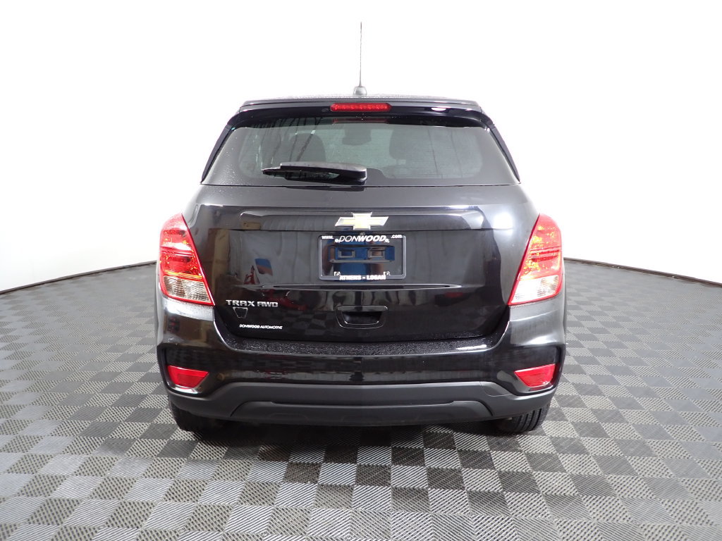 Used 2020 Chevrolet Trax LS w/ Tint and Cruise Package AWD/4WD image 11