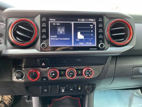 Used 2020 Toyota Tacoma TRD Sport AWD/4WD image 18