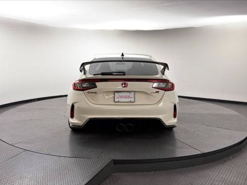Used 2023 Honda Civic Type R image 7
