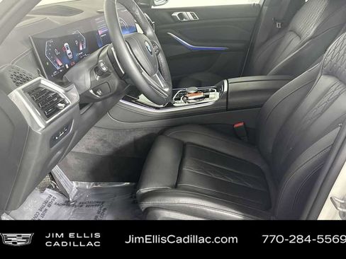 Used 2025 BMW X5 xDrive50e image 8