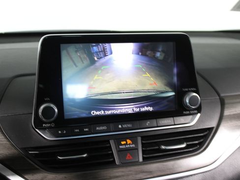 Used 2025 Nissan Altima 2.5 SV FWD image 25