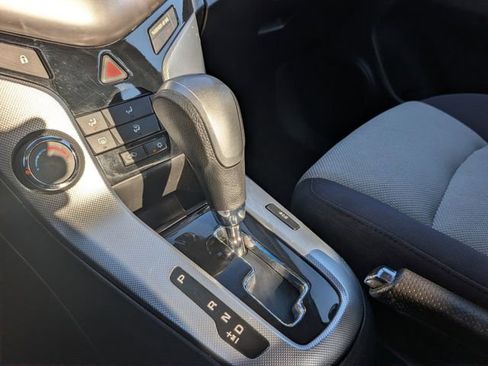 Used 2014 Chevrolet Cruze LS FWD image 21