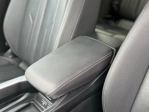 Used 2019 Audi e-tron Premium Plus image 24