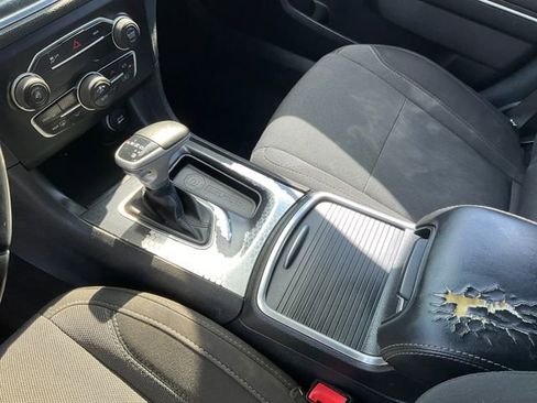 Used 2015 Dodge Charger SXT image 14