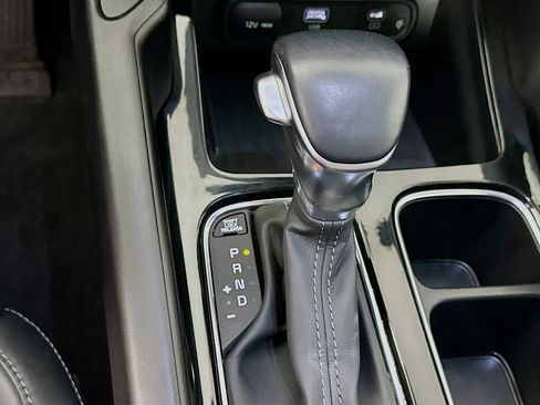Used 2025 Kia Telluride S FWD image 25
