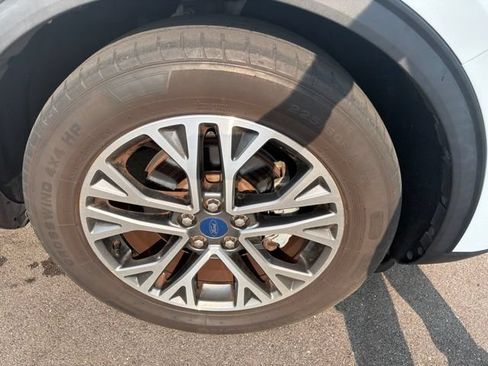 Used 2020 Ford Escape SEL FWD image 4