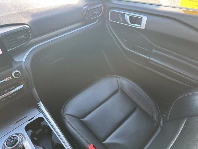 Used 2020 Ford Explorer XLT w/ Equipment Group 202A AWD/4WD image 23
