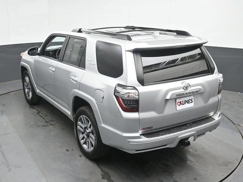Used 2022 Toyota 4Runner TRD Sport AWD/4WD image 39