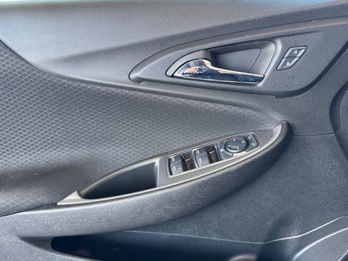 Used 2025 Chevrolet Malibu RS FWD image 17