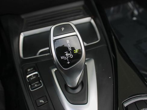 Used 2020 BMW 230i xDrive Convertible w/ Convenience Package image 28