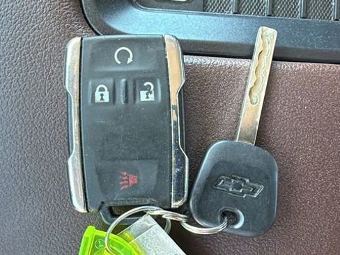 Used 2016 Chevrolet Silverado 2500 High Country image 29