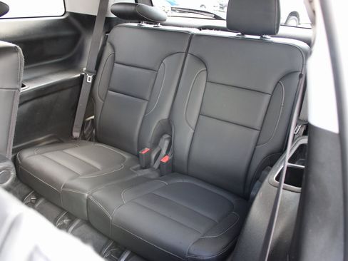 Used 2019 GMC Acadia SLT image 15