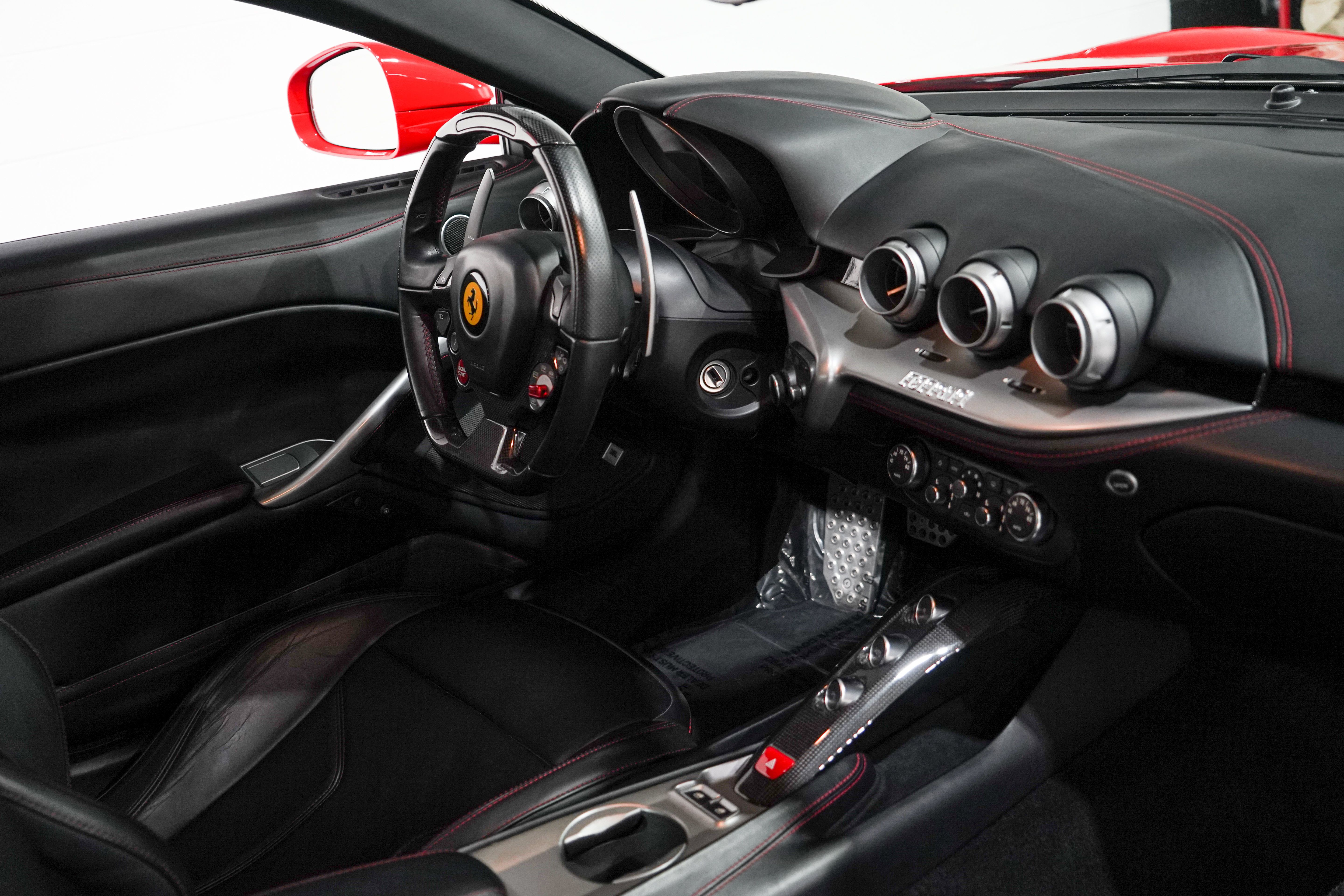 Used 2015 Ferrari F12 Berlinetta RWD image 17