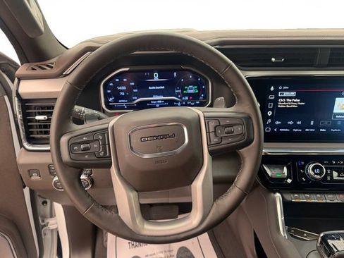 Used 2024 GMC Sierra 1500 Denali w/ Technology Package AWD/4WD image 13