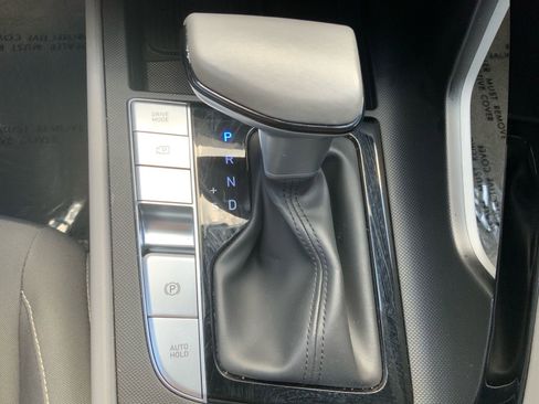 Used 2025 Hyundai Elantra SEL FWD image 14