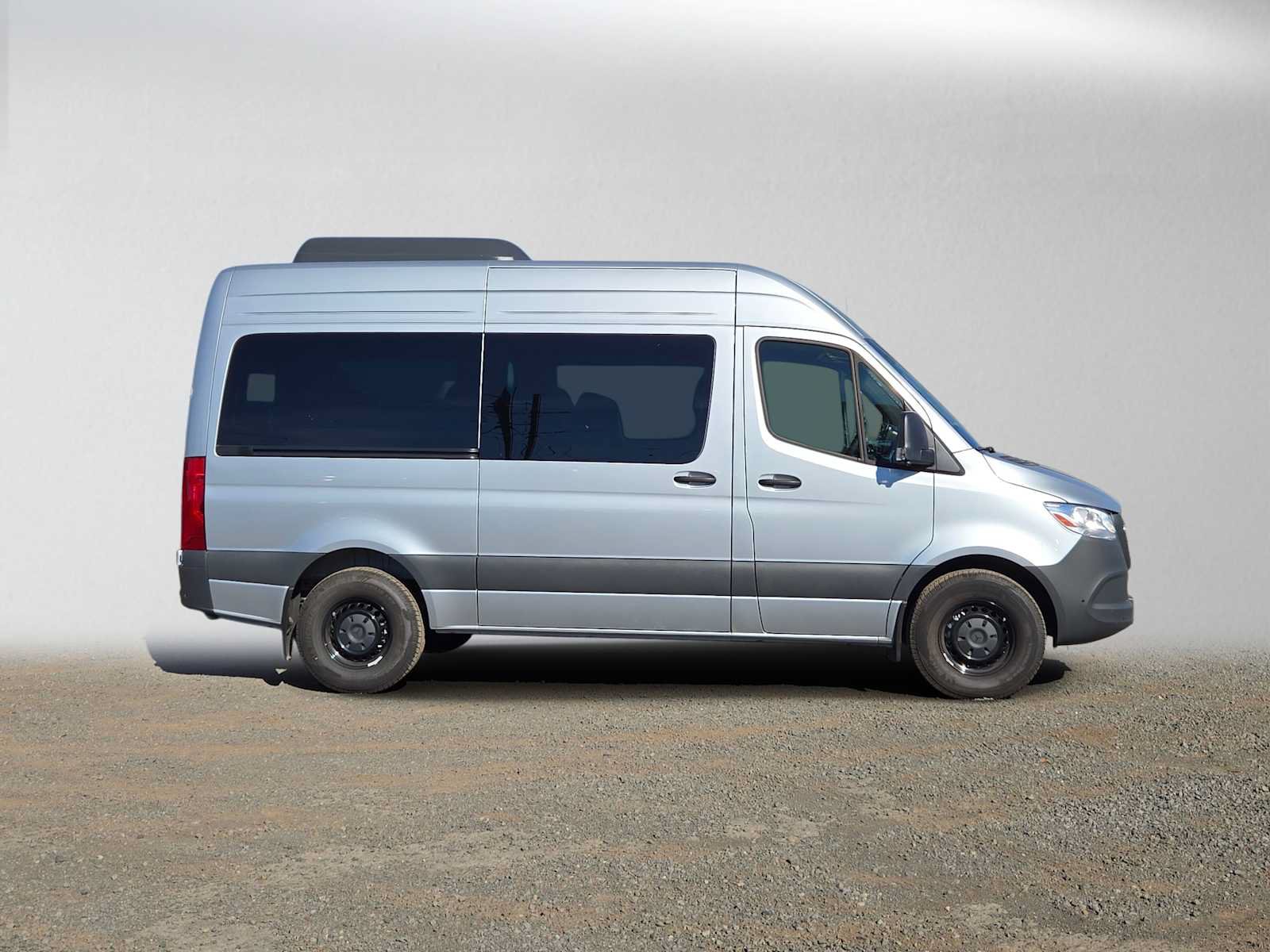 Used 2025 Mercedes-Benz Sprinter 2500 image 2