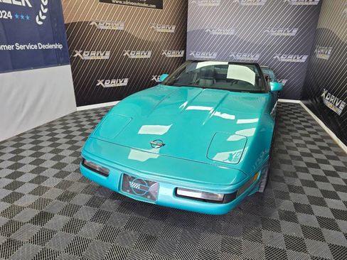 Used 1991 Chevrolet Corvette Convertible RWD image 21