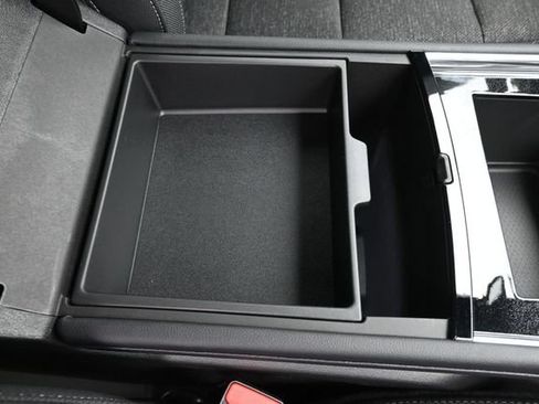 New 2026 Chevrolet Traverse LT w/ LPO, Floor Liner Package FWD image 33