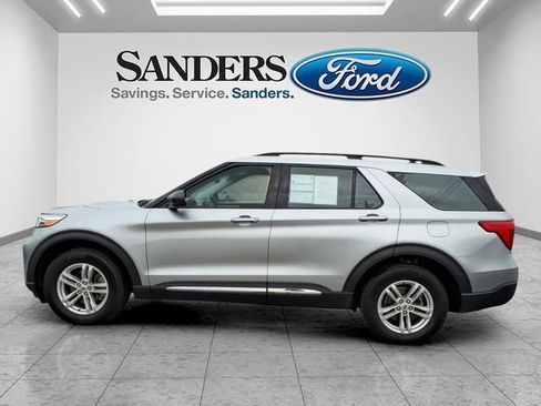 Certified 2022 Ford Explorer XLT w/ Equipment Group 202A image 4