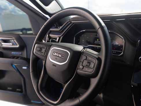 Used 2024 GMC Sierra 1500 AT4 w/ Technology Package AWD/4WD image 33