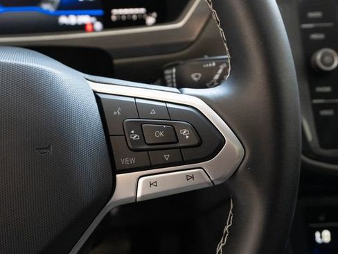 Used 2022 Volkswagen Tiguan SE FWD image 23