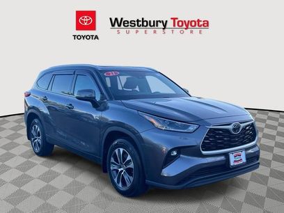 Used 2021 Toyota Highlander XLE