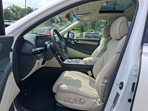 Used 2025 Genesis GV80 3.5T Advanced AWD/4WD image 13