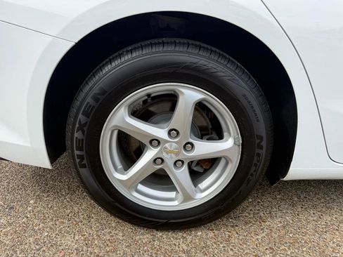 Used 2017 Chevrolet Malibu LS w/ LPO, Convenience Package 2 image 6