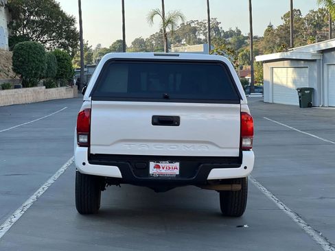 Used 2020 Toyota Tacoma SR5 image 4