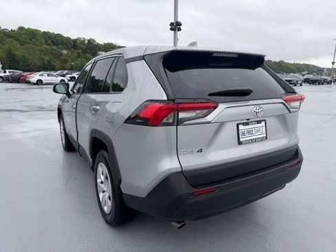 Used 2024 Toyota RAV4 LE AWD/4WD image 5