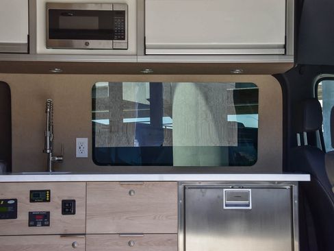 Used 2021 Mercedes-Benz Sprinter 2500 image 20