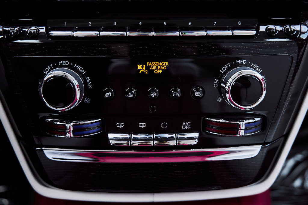 Used 2023 Rolls-Royce Phantom Sedan RWD image 84