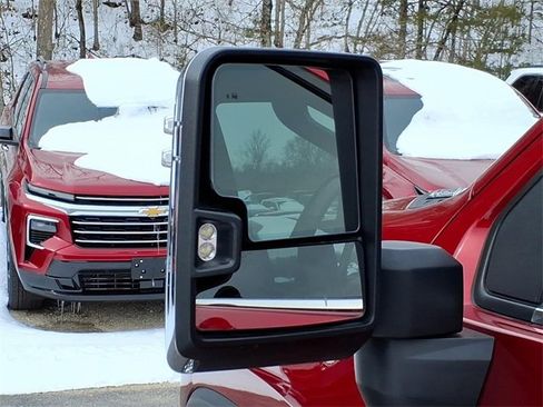 Used 2024 Chevrolet Silverado 2500 High Country w/ High Country Premium Package image 18