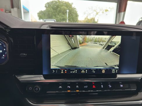 New 2026 Chevrolet Silverado 1500 LT w/ Z71 Off-Road Package image 24