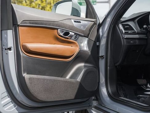 Used 2023 Volvo XC90 B6 Ultimate w/ Lounge Package image 38