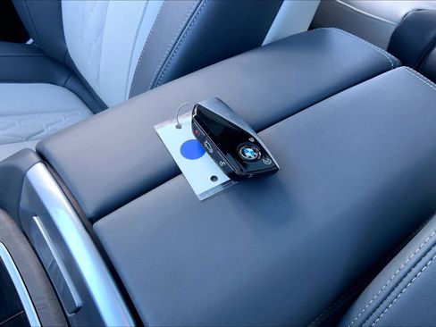 Certified 2025 BMW X7 xDrive40i image 14